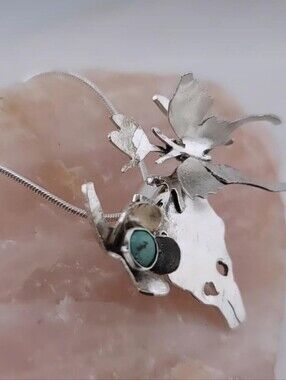 TURQUOISE COWGIRL NECKLACE IN RECYCLED STERLING SILVER METAL AND CHAIN